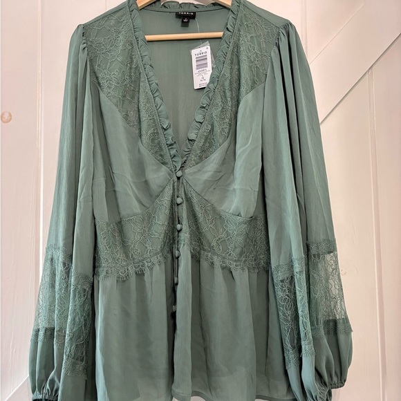 Torrid Flowy Feminine Boho Puff Sleeve Peasant Sage Green Long Sleeve Top 1X - Picture 3 of 9